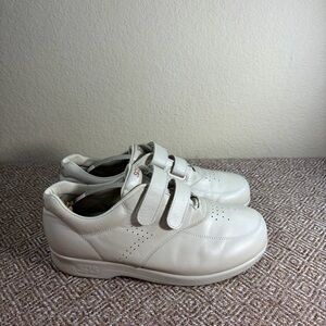 SAS Me Too White EZ Straps Walking Shoe Size Women’s Sz 8W Comfort Casual Nurse